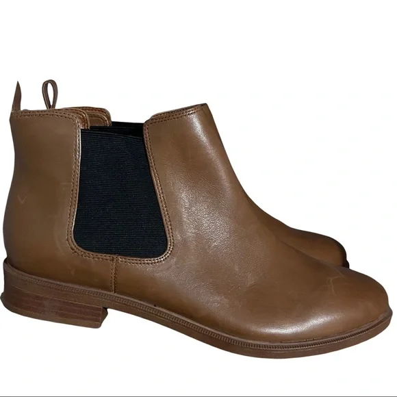 Clarks Women’s Brown Leather Chelsea Low Heeled Slide On Boots Booties Size 10 - Picture 1 of 8